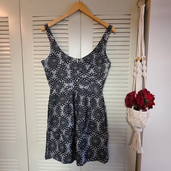 Anthropologie Hazel Black Lace Dress with Pockets - Picture 2 of 16